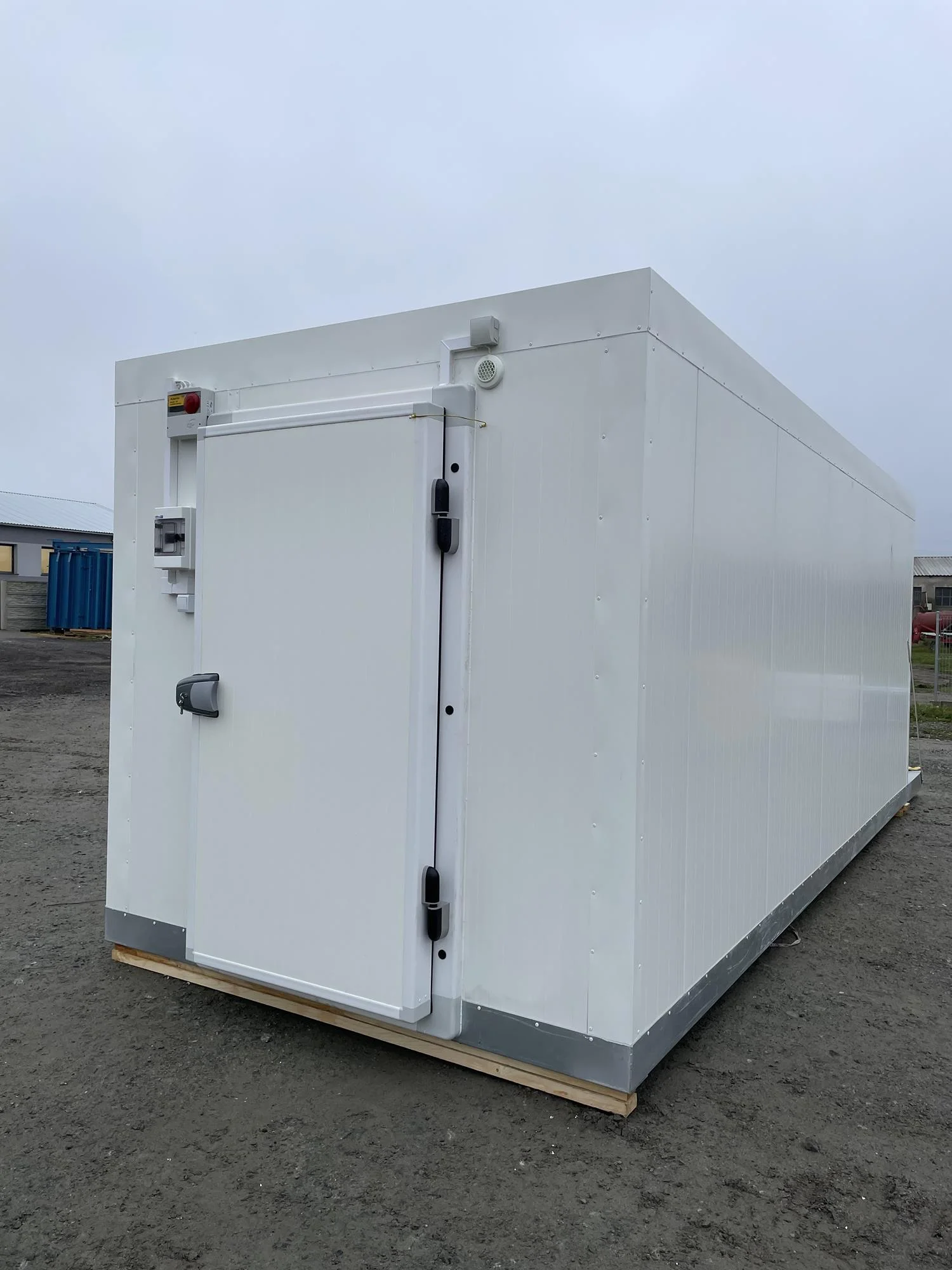 Deep-freeze container